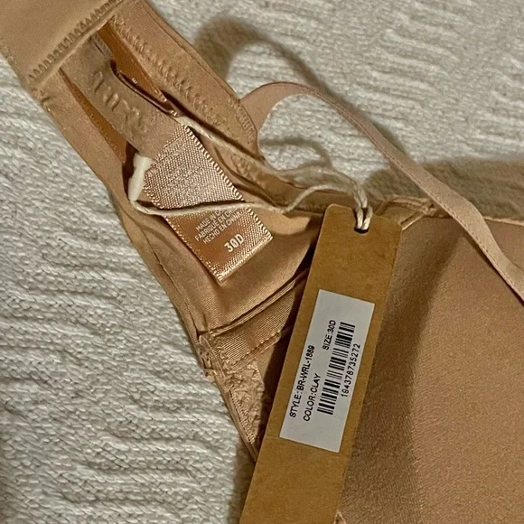 SKIMS- Wireless Form New & Improved T-Shirt Demi Bra - Picture 5 of 14